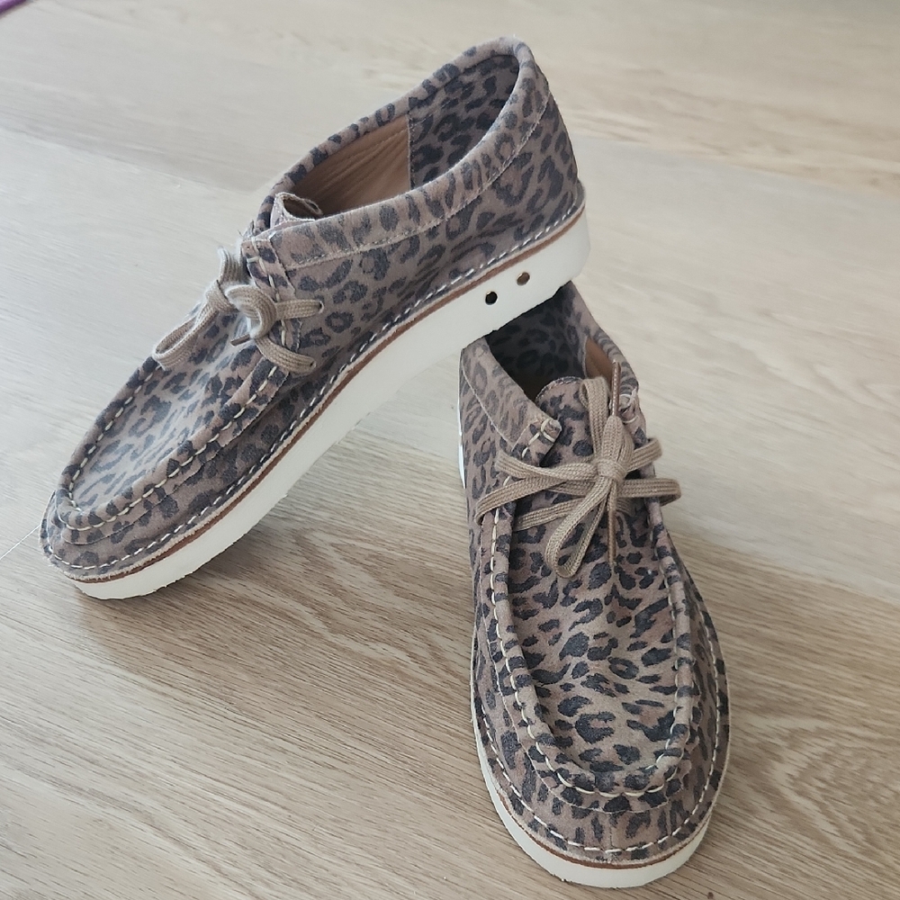 Beek Towhee Suede Leopard Pattern Moccasins Size 8